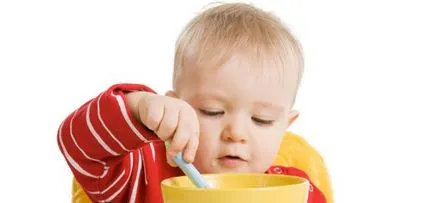 Cum să învețe un copil să mănânce terci, kindermenyu
