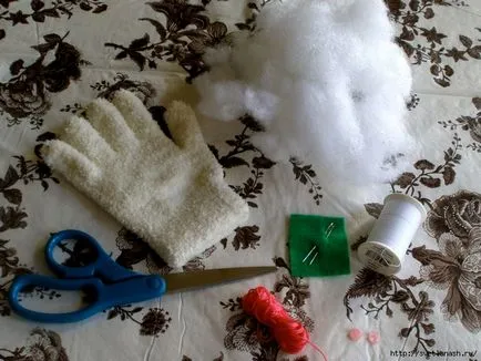 Cum sa faci o jucărie-iepuras de mănuși