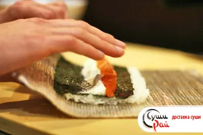 Hogyan tekercs tekercs - sushi paradicsom