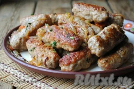 Főzni egy serpenyőben chevapchichi - recept fotókkal