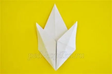 Кленов лист в оригами на изкуството