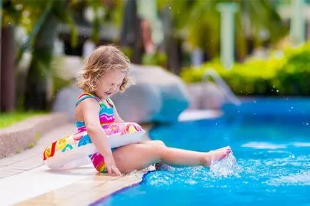 Кога и как да научи детето да плува