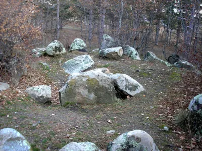 Cromlechs és dolmenek - minden cikkek - Kiadó - Alushta cromlech