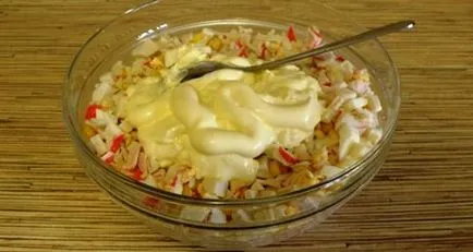 salata de crab cu porumb și orez - reteta cu o fotografie