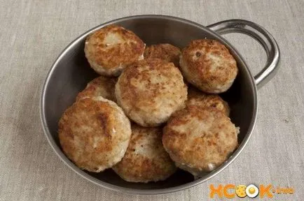 Csirke húsgombóc rizzsel - főzés recept egy fotó