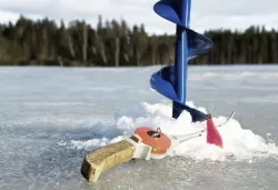 Ice брадва за риболов с ръцете си, изграждане на портал