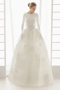 Минималистични сватбени рокли просто и с вкус!