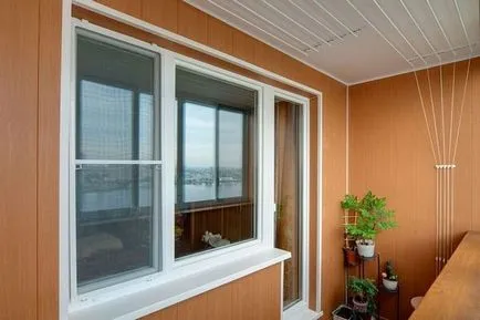 Materiale de placare cu balcon, în special utilizarea lor