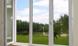 Пластмасови прозорци, изработени от дървен материал в инсталацията на къщата и цена дома Строй на