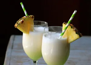 Pina Colada - lichior sau un cocktail