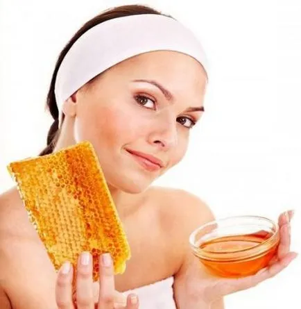 Подхранваща маска за лице в домашни условия с мед зимата