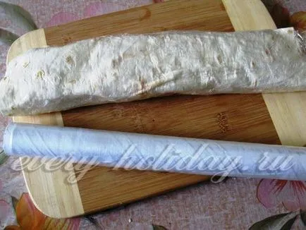 Tekercs lavash füstölt lazac és paradicsom recept