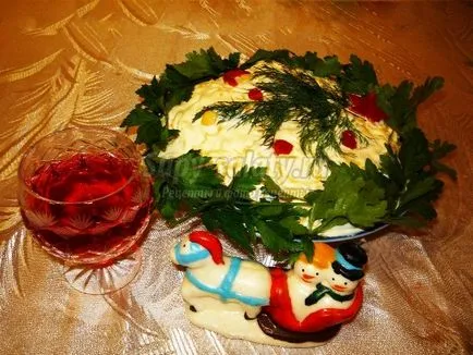 Salata „festive“, cu carne de pui și ananas