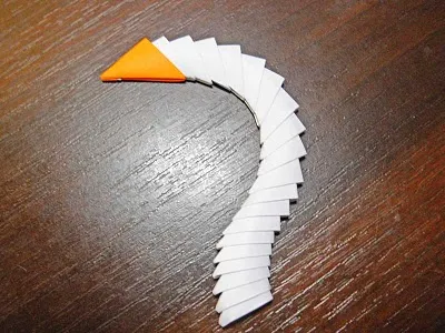 Cum sa faci o lebădă dintr-o versiune de hârtie de origami simplu cu fotografii și video