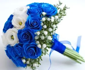 Kék menyasszonyi csokor - kék rózsa és krizantém