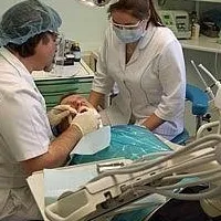 Stomatologic privat dentist clinica si colegii sai de la Tepliy alee