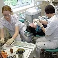 Magán fogászati ​​klinika fogorvos és kollégái Tepliy sikátorban