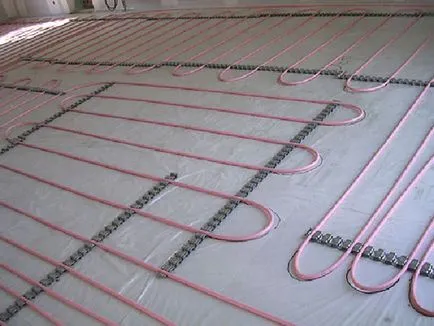 Esztrich padlófűtés - a szükséges eljárást a folyamat felmelegedés helyiségek