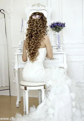 Esküvői frizurák hosszú hajat fodrász