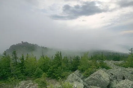 Trekking pe TAGANAY, rută trei noduri