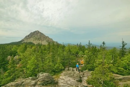 Trekking pe TAGANAY, rută trei noduri