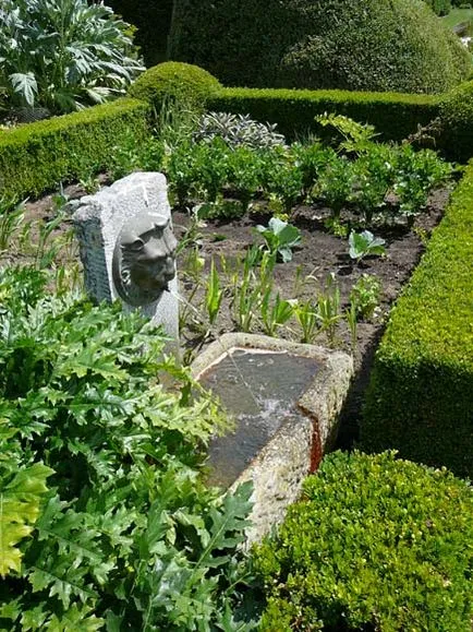 Mosdó elemeként kerti dísz