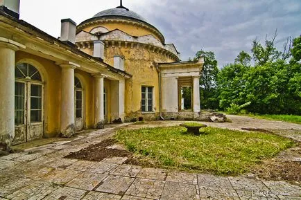 Manor Sukhanovo - atmosferă plăcută pustiirii