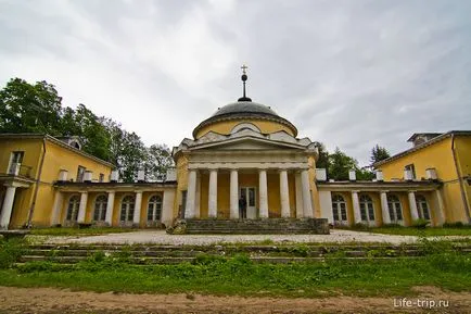 Manor Sukhanovo - atmosferă plăcută pustiirii