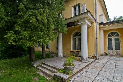 Manor Sukhanovo - atmosferă plăcută pustiirii