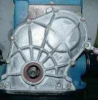Vaz 21213, unitatea de ridicare cu lanț și roți dințate de un arbore cu came al motorului carburatorului, holdă de