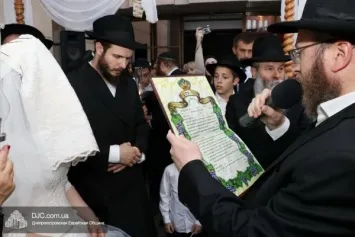 A Dnyeper folyó vett egy okos zsidó esküvő a lánya egy rabbi (fotó) 