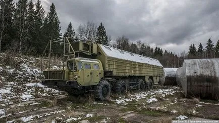 Изоставен военно оборудване