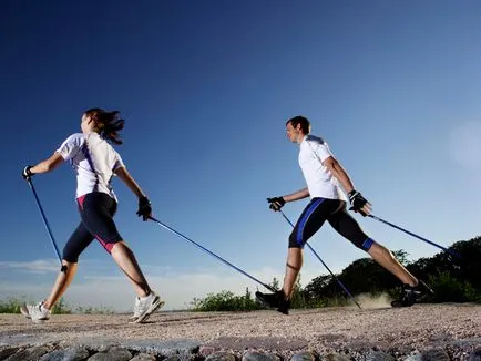 Séta az egészségfejlesztés, a használata Nordic Walking