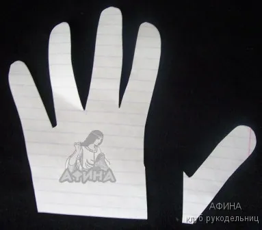 Iepurele mănuși cu mâinile