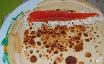 Палачинки със сьомга и сирене - стъпка по стъпка рецепта със снимки на
