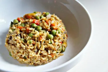 Készíts egy zöldséges rizottóval egy tányérra, és multivarka