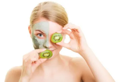 Начало подхранваща маска за лице, как да се направи дом за маска за кожата
