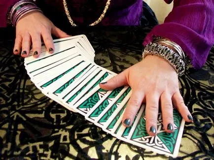 Divinație prin alinierea Tarot Gypsy