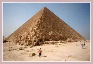 Пирамидите в Гиза и Сфинкса