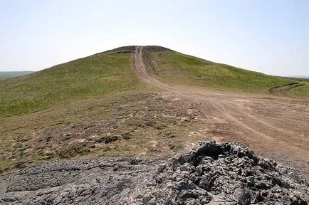 vulcani noroiosi din peninsula Taman