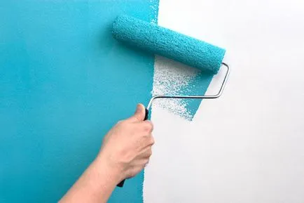 Amorsarea pereților înainte de lipire tapet, dacă este necesar, uscarea ce și cum trebuie să fie amorsate