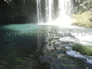 Cum se obține din partea de jos a cascadei Dyuden cascada de sus Dyuden