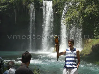 Cum se obține din partea de jos a cascadei Dyuden cascada de sus Dyuden