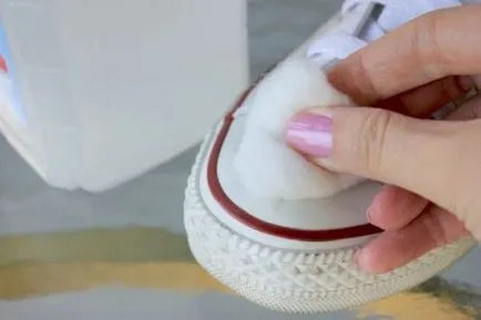 Как да се измие бели обувки на жълти петна, в домашни условия