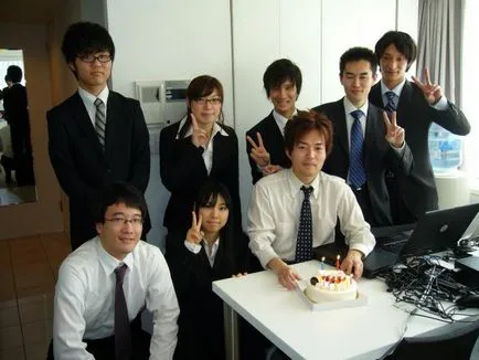 Hogyan ünnepeljük születésnapját munkatársainkhoz