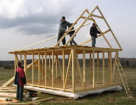 Как да се изгради евтини дървена къща на собствената си