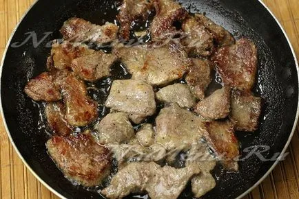 Как да се изпържи месото в тигана, така че тя да е мека и сочна