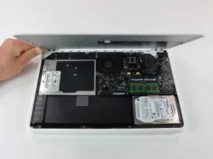 Cum să dezasamblați laptopul Apple MacBook A1342 unibody în imagini