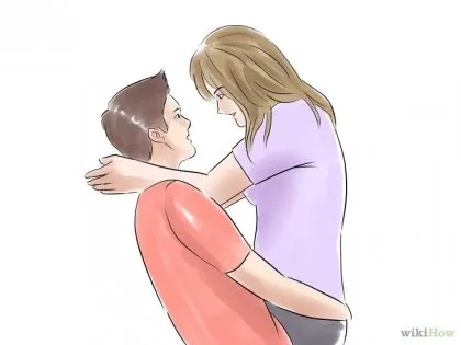 Hogyan kell csókolni, és átölel a barátjával
