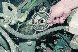 Hogyan cseréljük ki az olaj és a gáz-motor filter 3110